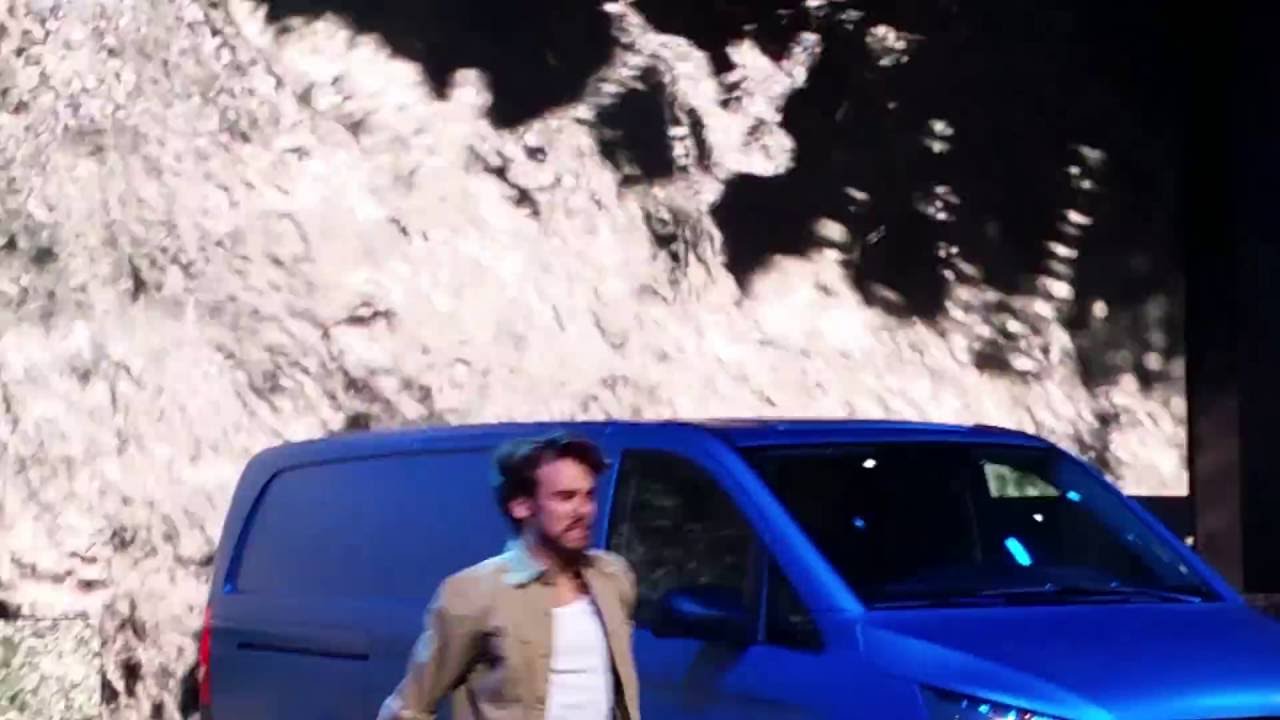 Judith van Hel bei Mercedes auf der IAA 2014 🚗