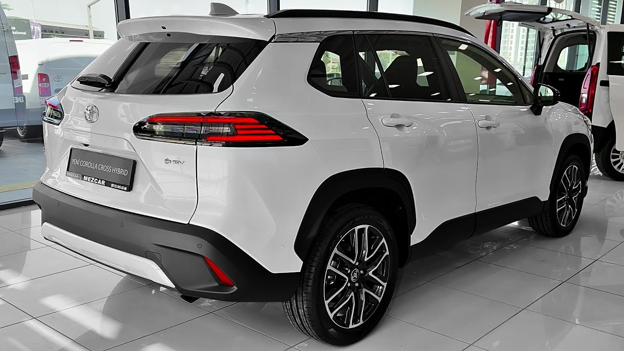 2025 Toyota Corolla Cross Hybrid - Full Review 🚗