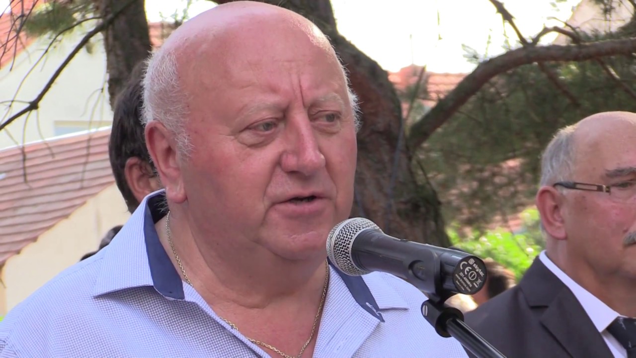 Inspirující řeč faráře Jiřího Čekala při odhalení pomníku J. Kotáskovi v Ratíškovicích 🏛️