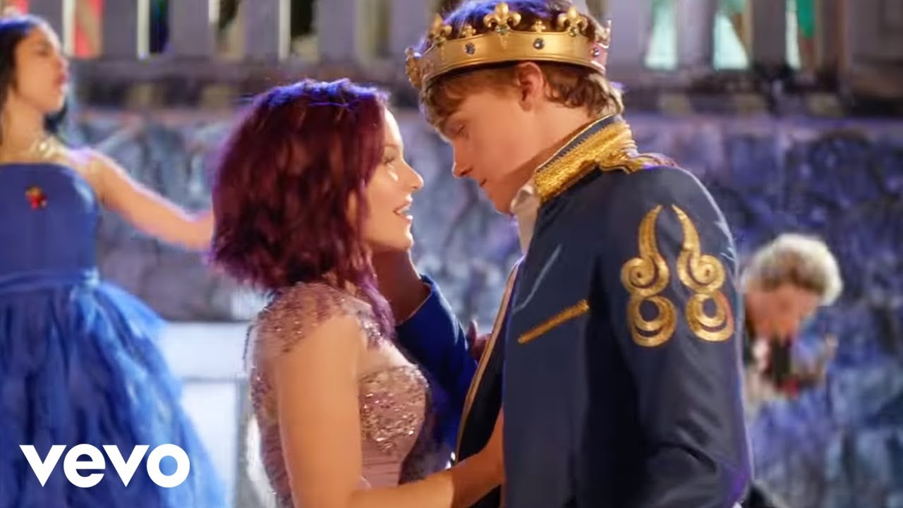 Descendants Cast & Set It Off Scene ๐ฌ