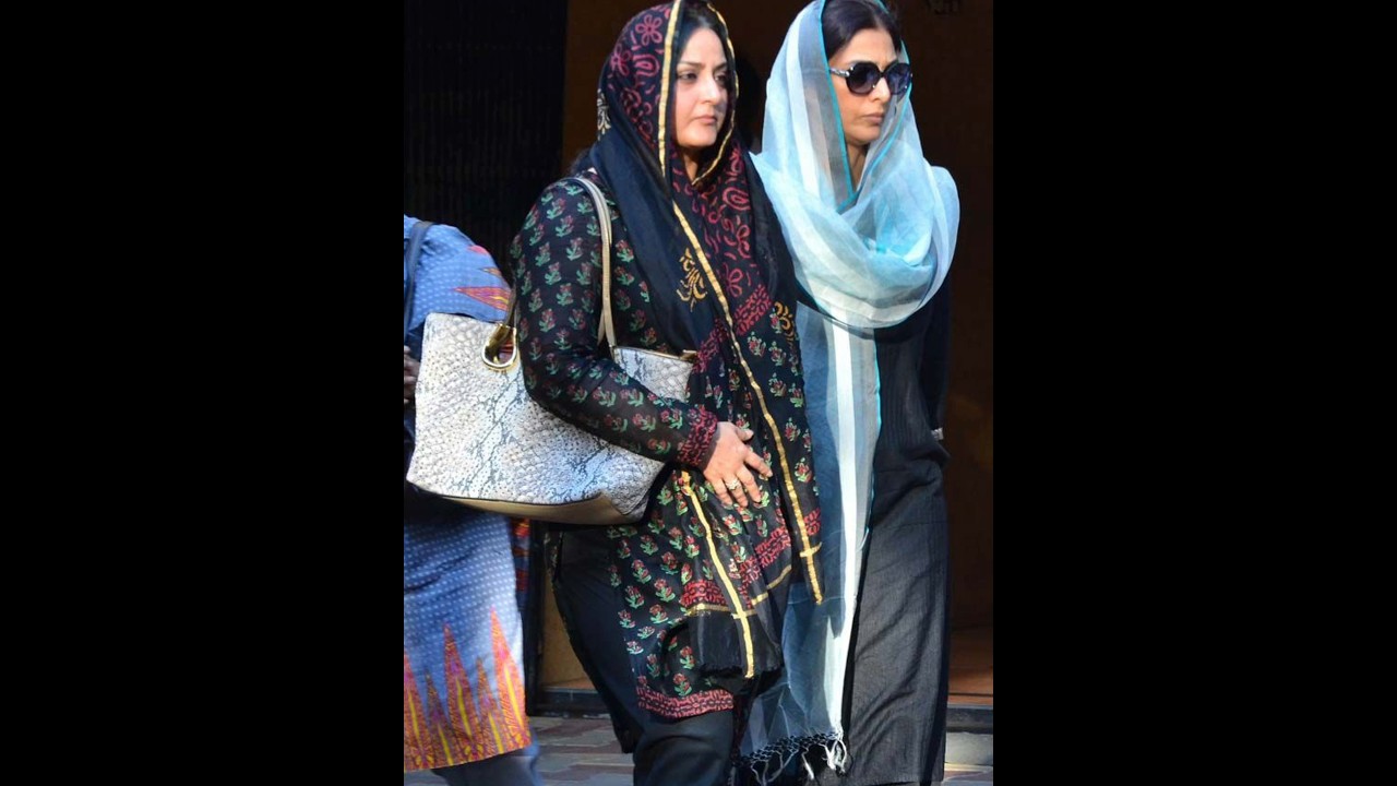 Tabu and Sister Farah Naaz 💕 Love
