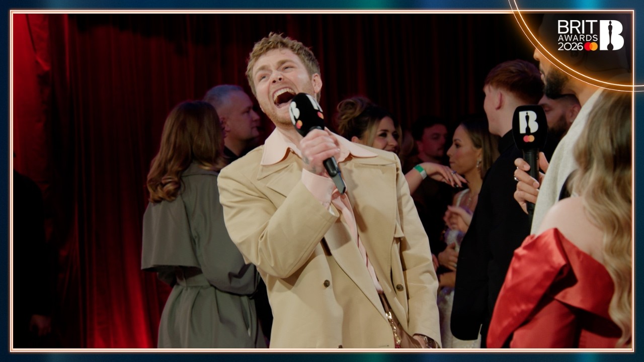 Alex Warren Meets Harry Styles at BRIT Awards 2026 🎤