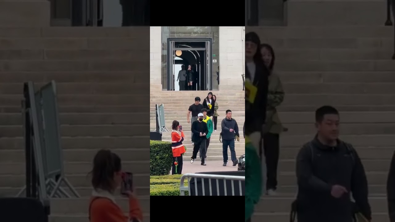 Wang Yibo Off-Work at LOEWE 2026 Show ๐