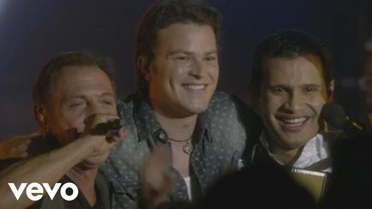 Ya Lo Había Vivido (Vuelve en Primera Fila - Live Version) by Franco De Vita feat. Gusi & Beto