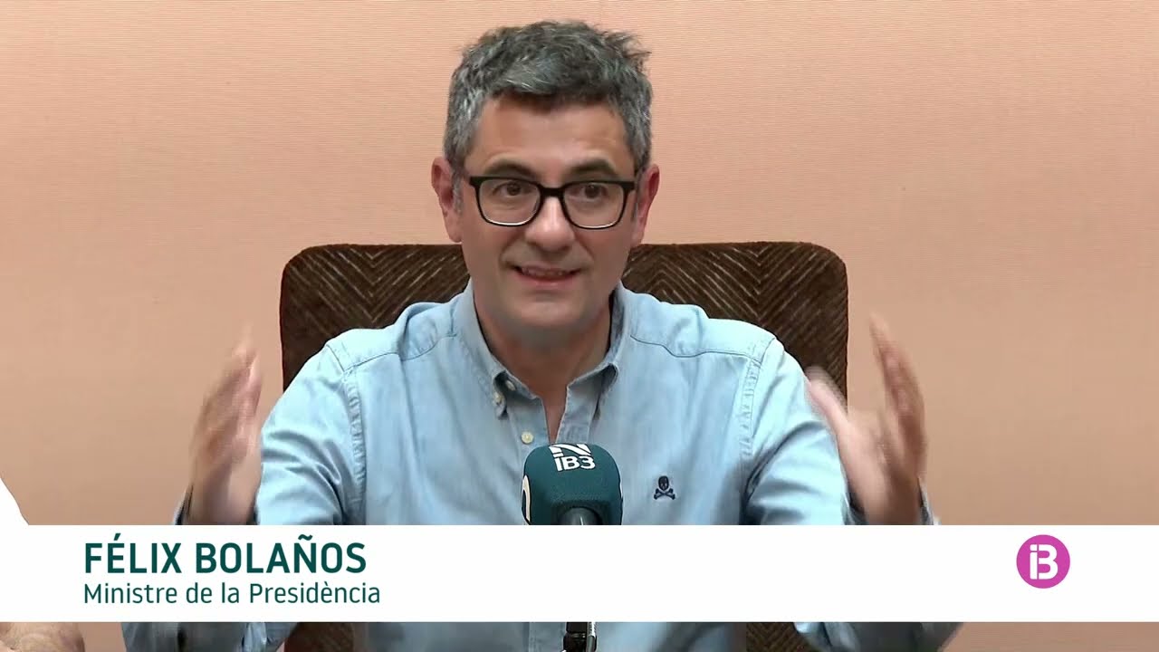 Ministro Félix Bolaños inaugura tertúlies a l'aire lliure a Es Mercadal 🌞