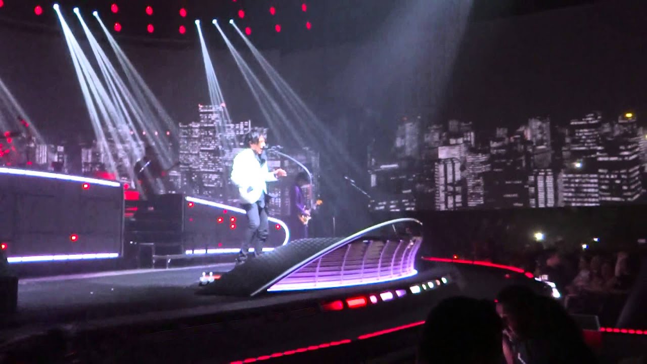 Indochine Live Performance: Black Ouverture and Black City Parade at BCT 2 Arena Montpellier (09.11.13)