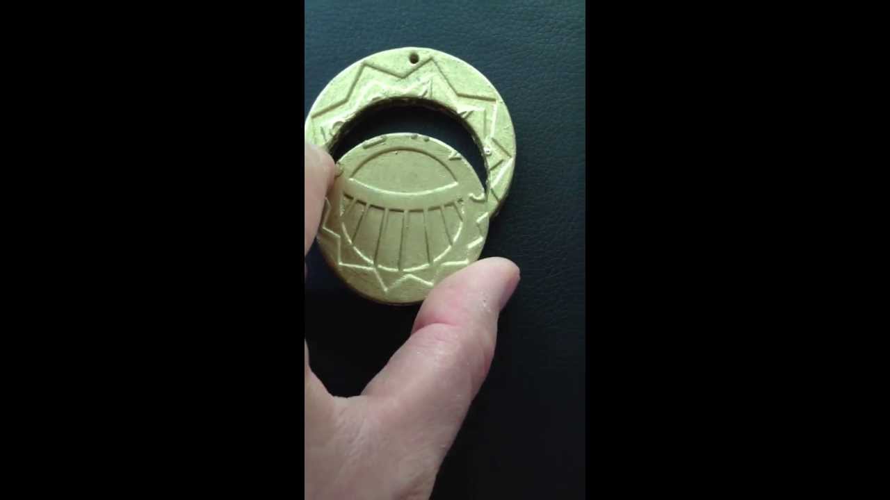 Découvrez le Médaillon Cités d'Or en Neodymium et Or ✨