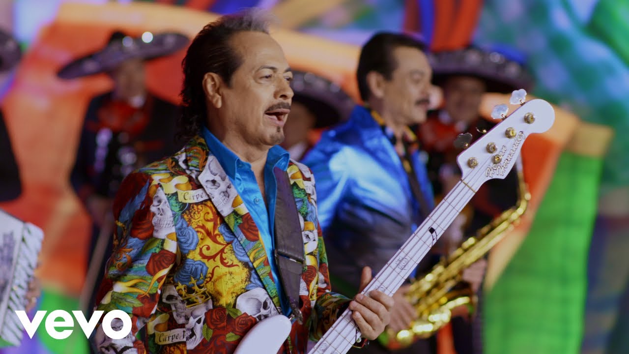Los Tigres Del Norte - Los Mandados (Music Video)