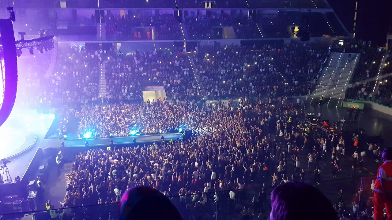 Ghali Live Performance of 'Ninna Nanna' in Torino 2018 🎶