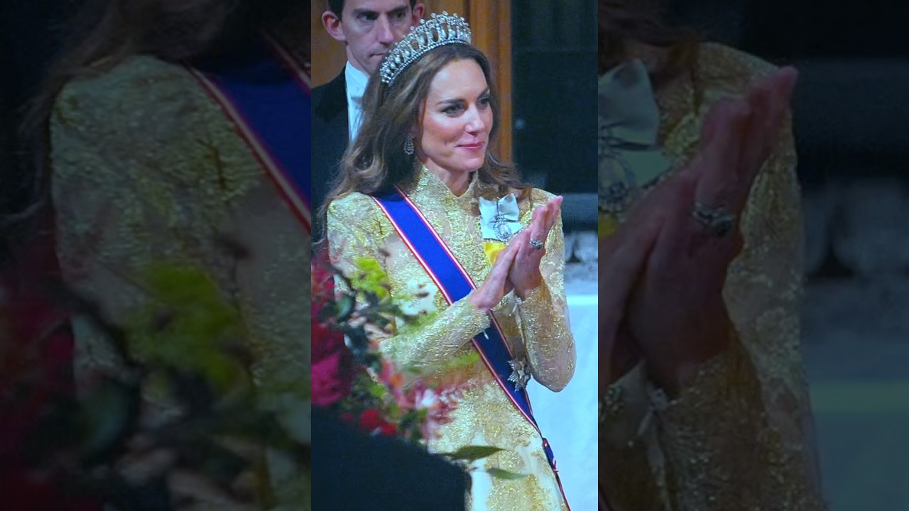 William’s First Glance at Catherine as They Sit Down 🤍