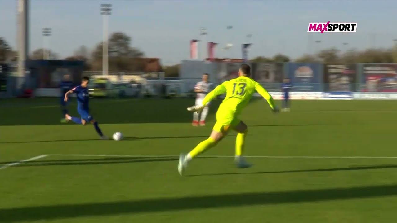 Hajduk Dominates Slaven Belupo with 2-0 Victory in SuperSport HNL 🏆