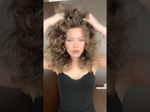 Let’s bring back 80s curls 🤭🤭 #curlyqueen #curlyhair #80s