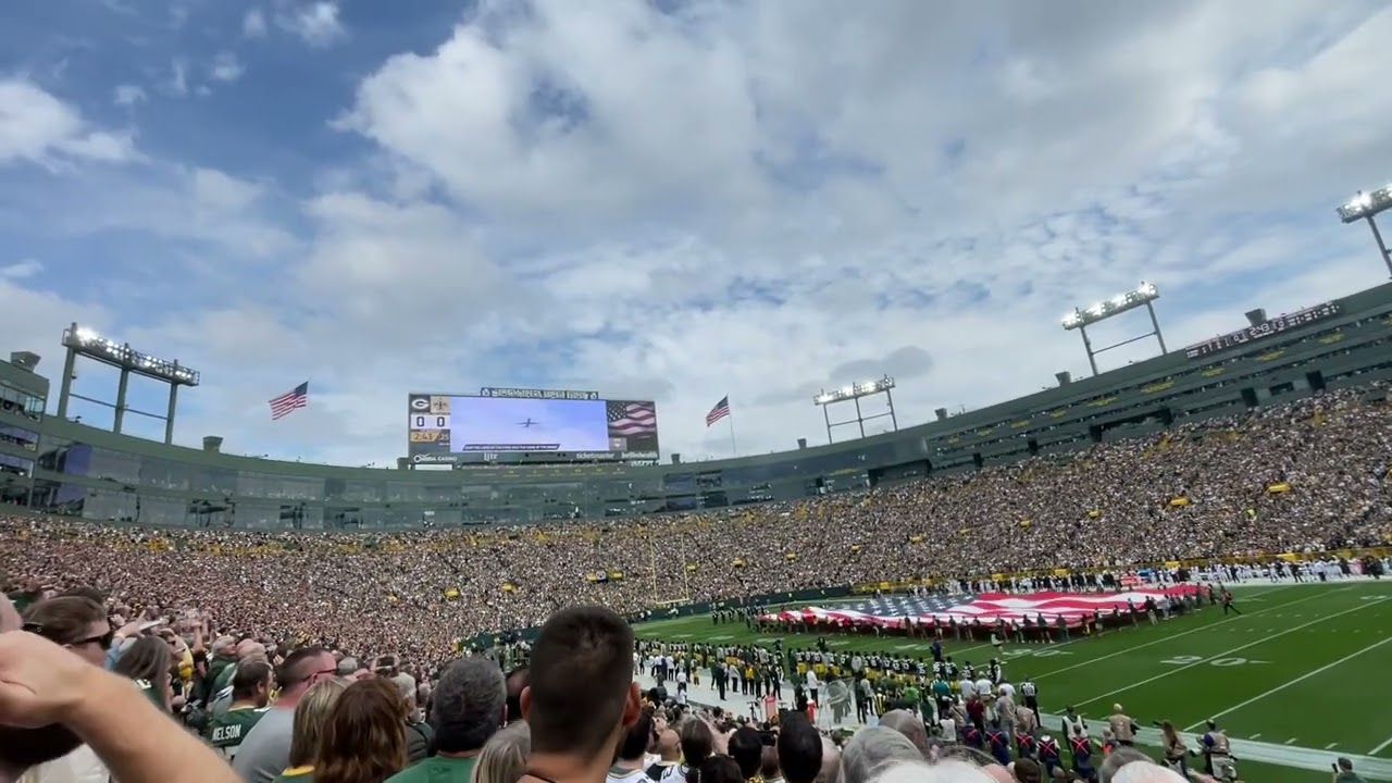 Jacksonville P-8A Poseidon Flyover at Lambeau Field π©οΈ