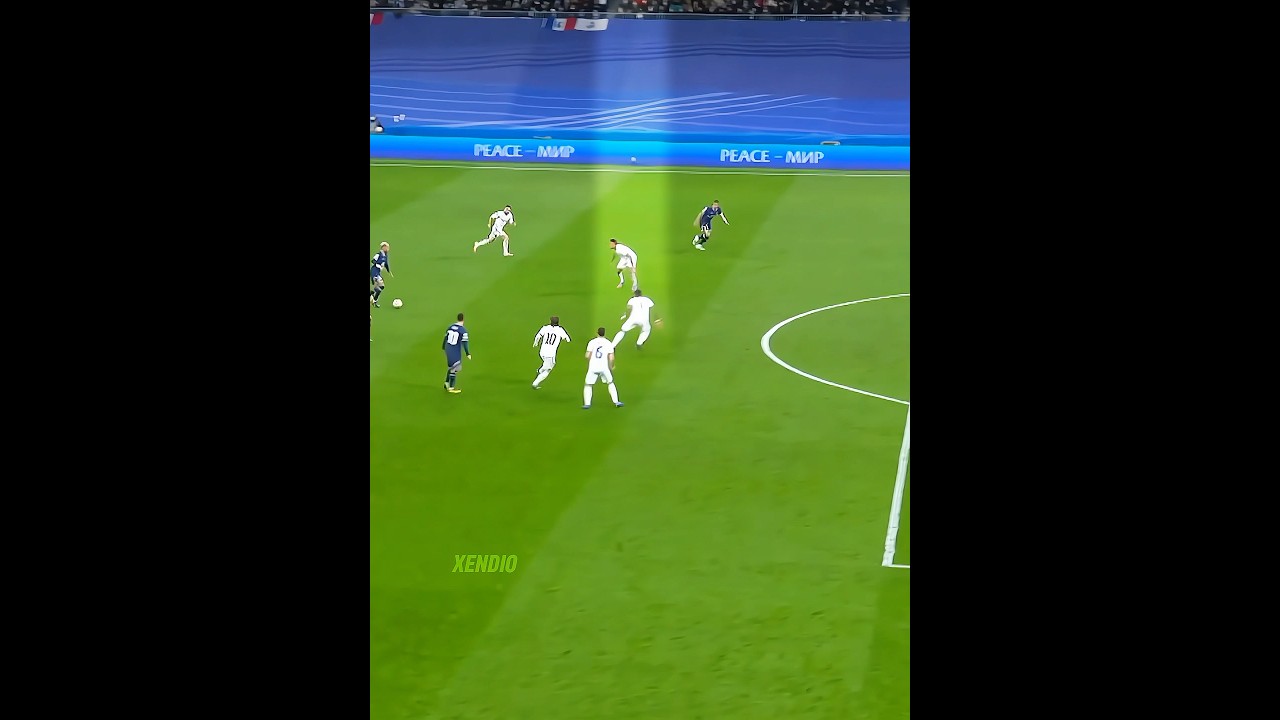 200 Master the 200 IQ Offside Trap Tactic ⚽