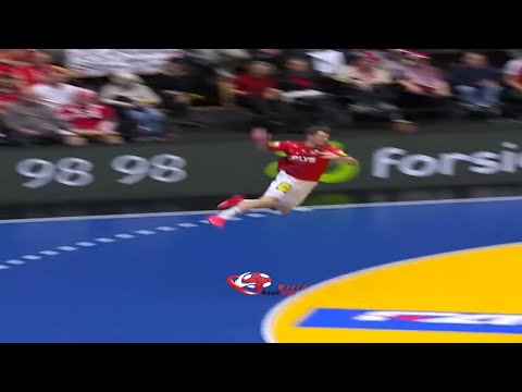Emil Jakobsen And Kevin Møller Amazing full court goal #handball #handballworld #sports #håndbold