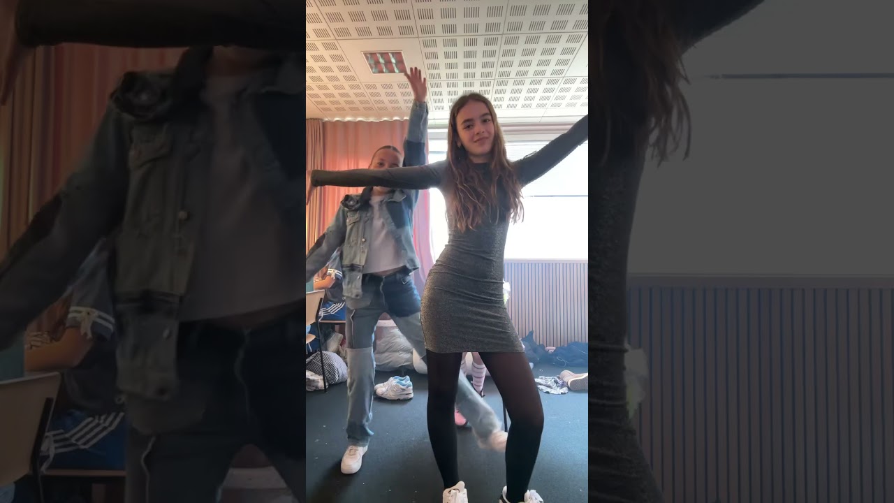 Lille i Inden Opvarmer Aalborg Show 😍✨