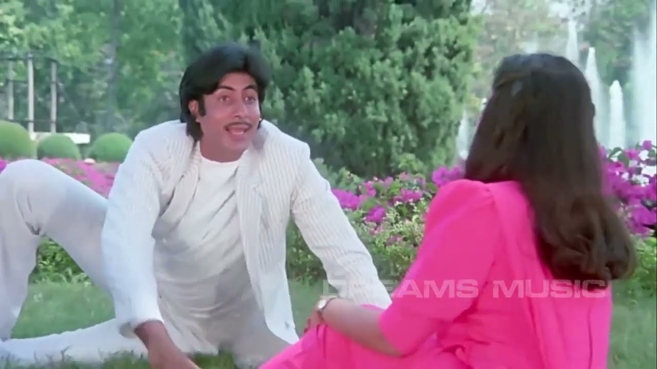 Pehle Padhai Phir Pyar - 4K Amitabh & Jaya 🎬