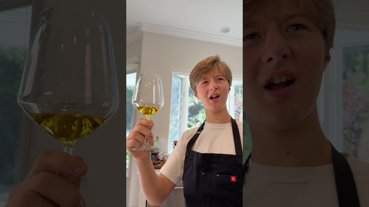 Delicious Chicken Parm Sandwich! 🍔