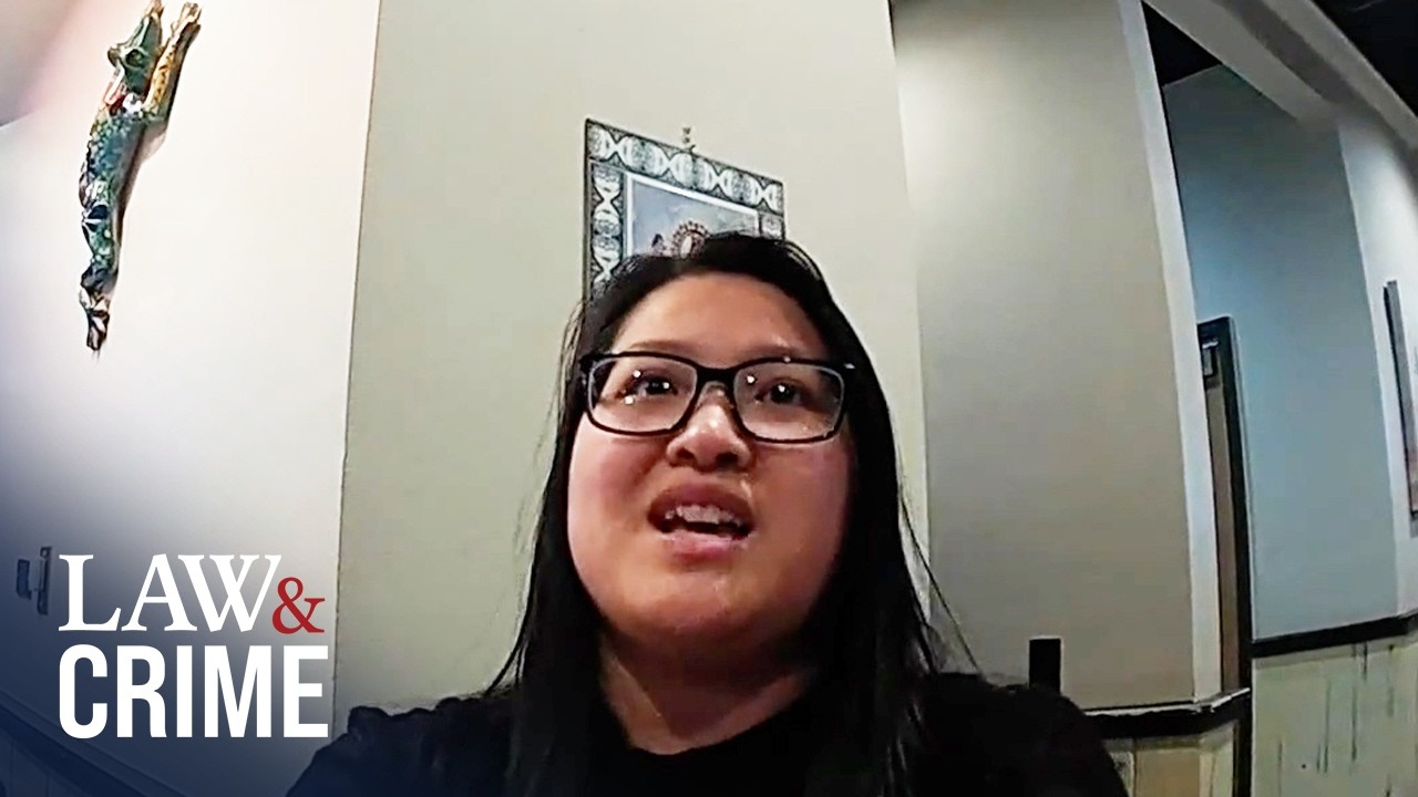 Woman Caught Urinating in Mexican Restaurant 🚓