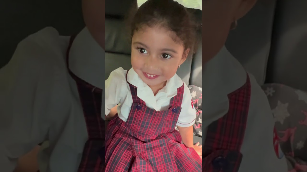 Chloe Aprende los Colores en Inglés