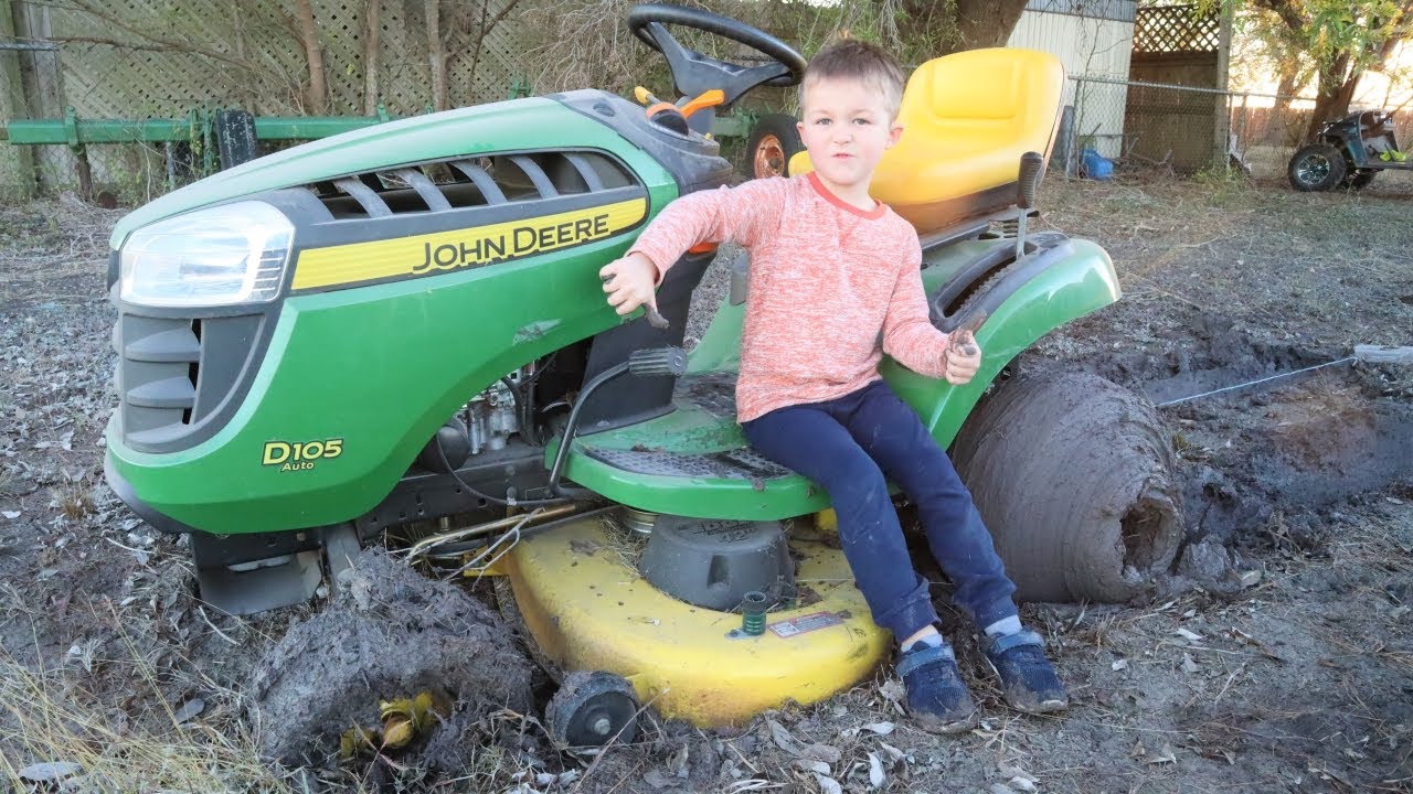 Kids' Tractor Adventure: Muddy Lawn Fun 🚜