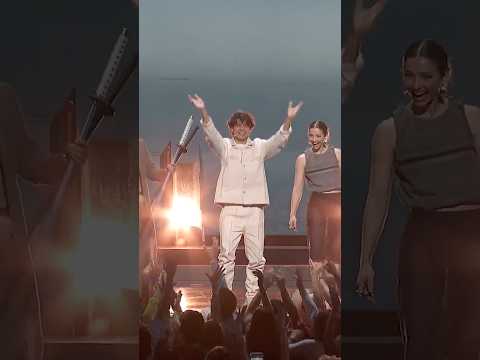 The ONE PIECE cast knows how to make an entrance! #TUDUM