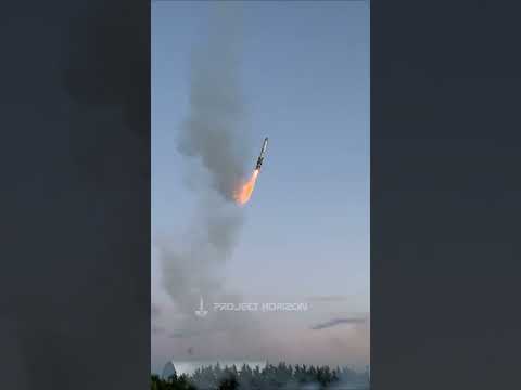 I FINALLY landed a model rocket! π¦
π