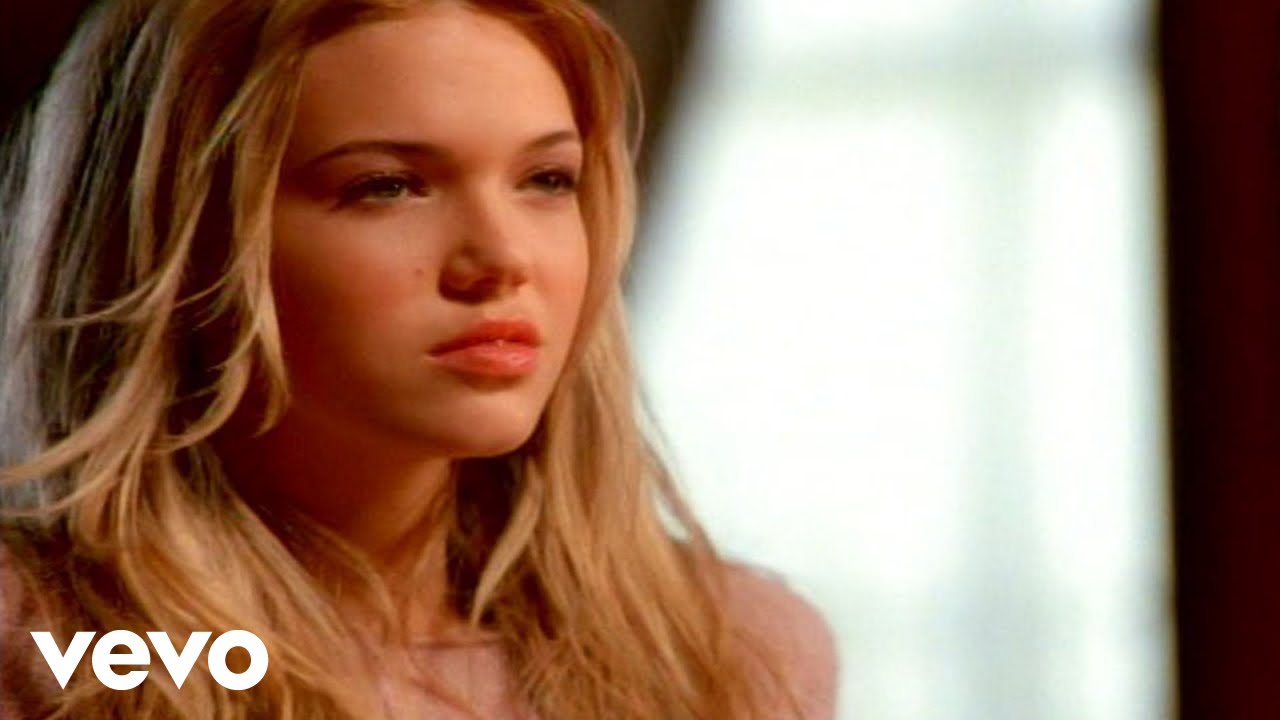 Mandy Moore - I Wanna Be With You (Official Video)