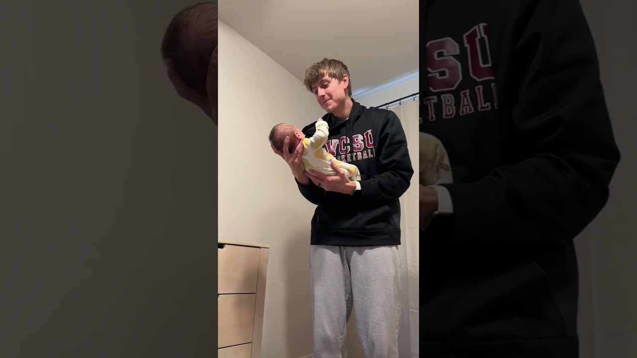 Daddy finally gets to hold her ❤️