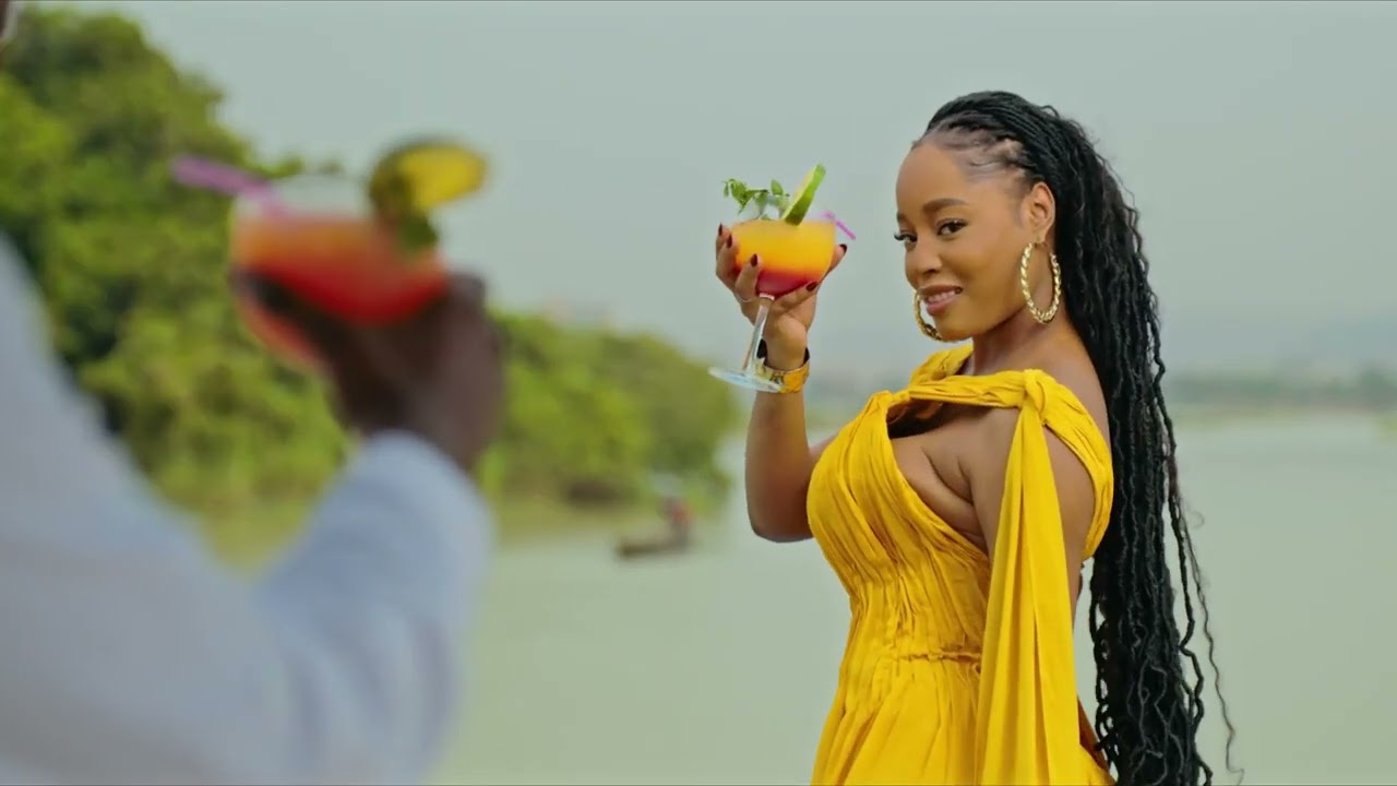 VJ Fatou Sangaré - Official Music Video 🎶