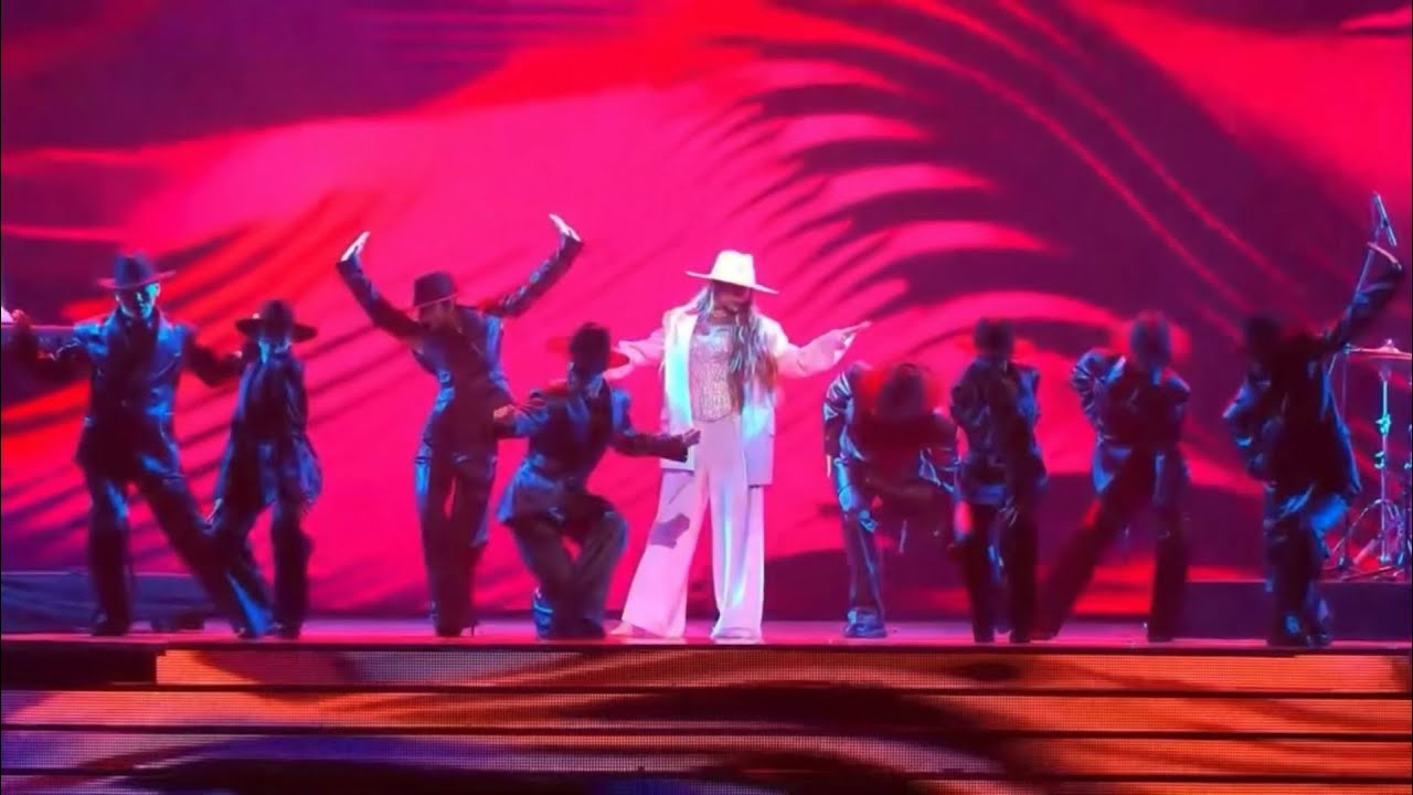 Anna Asti Performs at RU.TV 2025 🎤