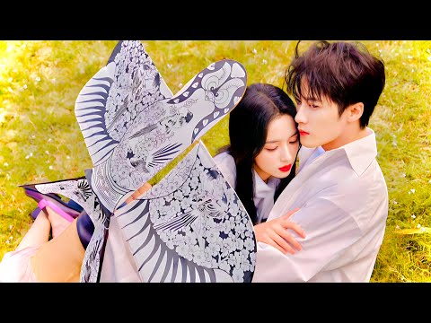 بنت كيوته بتعرف ان صديق طفولتها اللي كانت بتكرهه بقي مغني مشهور فبتحاول توقعه في حبها ملخص مسلسل