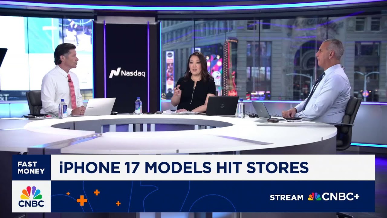 Fast Money Analyzes iPhone 17's Stock Impact 📱
