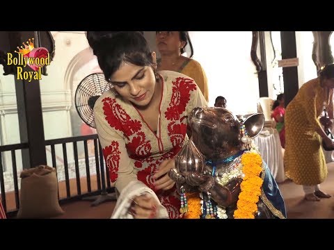 Lily Patel & Mahi Sharma Visit Andheri Cha Raja Part-2