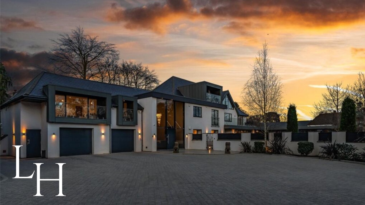 Tour a £7.95M Modern Home Near London 🏡