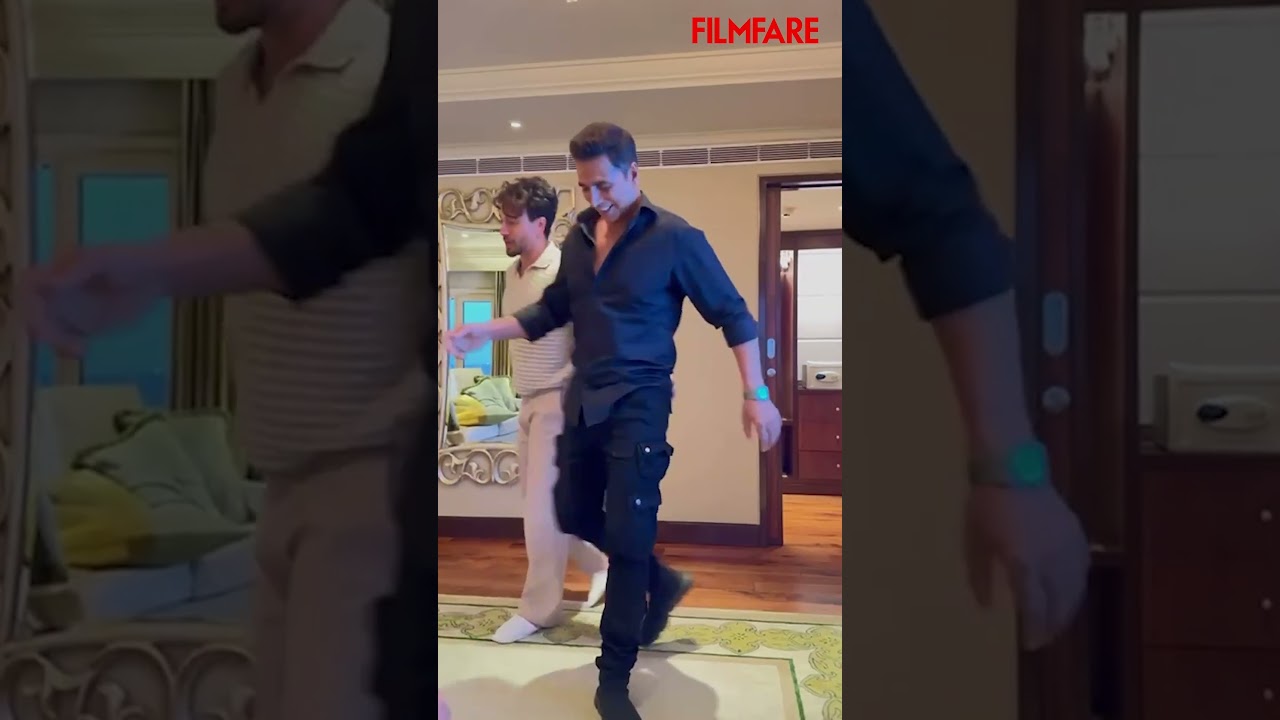 Akshay Kumar & Tiger Shroff Share Fun Moment 🎬
