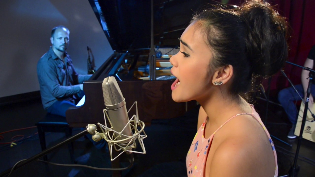 I Can't Tell You Why (cover) - Martina Ortiz Luis
