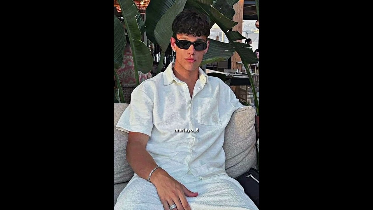 Stunning Outfits of Football Stars Hector Fort & Tati ⚽️