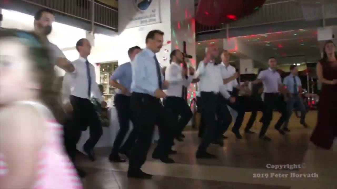 Professzionális Táncos Csapat a Násznépnek 💃 – Rövid és Hosszú Verziók Elérhetők!