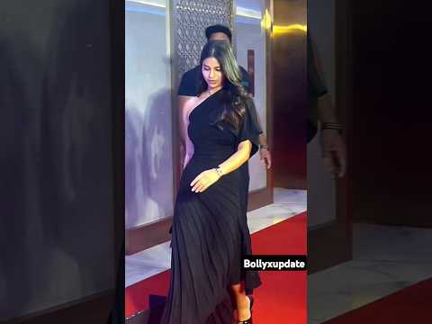 Suhana Khan spotted at Movie screening ❤️🙈