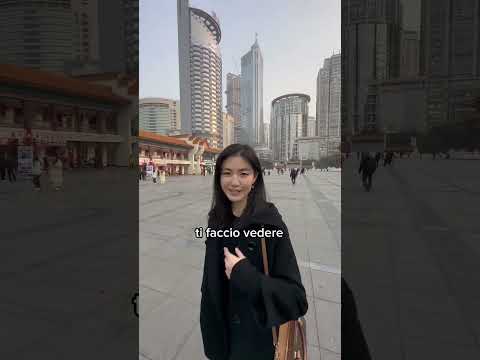 Vederlo dal vivo è davvero impressionante 😲 | la piazza a Chongqing #vitaincina #chongqing #cina