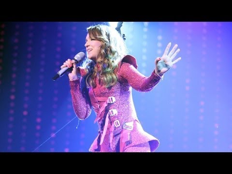 Kebekus parodiert Helene Fischer bei Atemlos 🎤