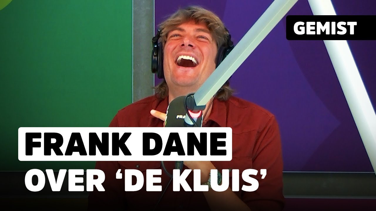 Frank Dane loopt in onderbroek tijdens opnames 🚶‍♂️