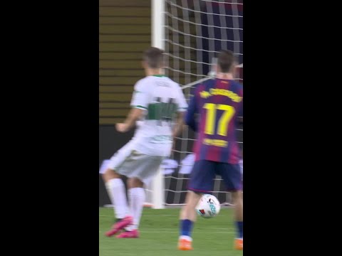 What a save by IÑAKI PEÑA! 🫣🫣🫣