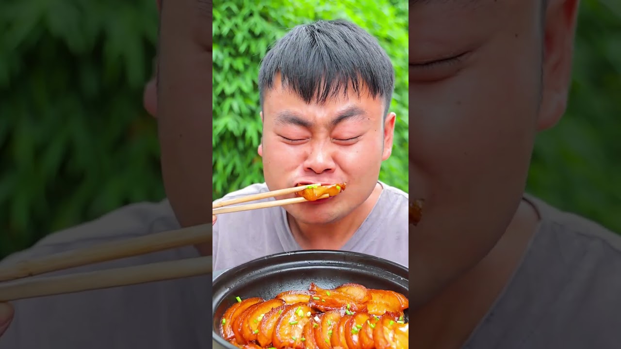 Hilarious Mukbang with Songsong & Ermao Eating Chinese Food! 😂