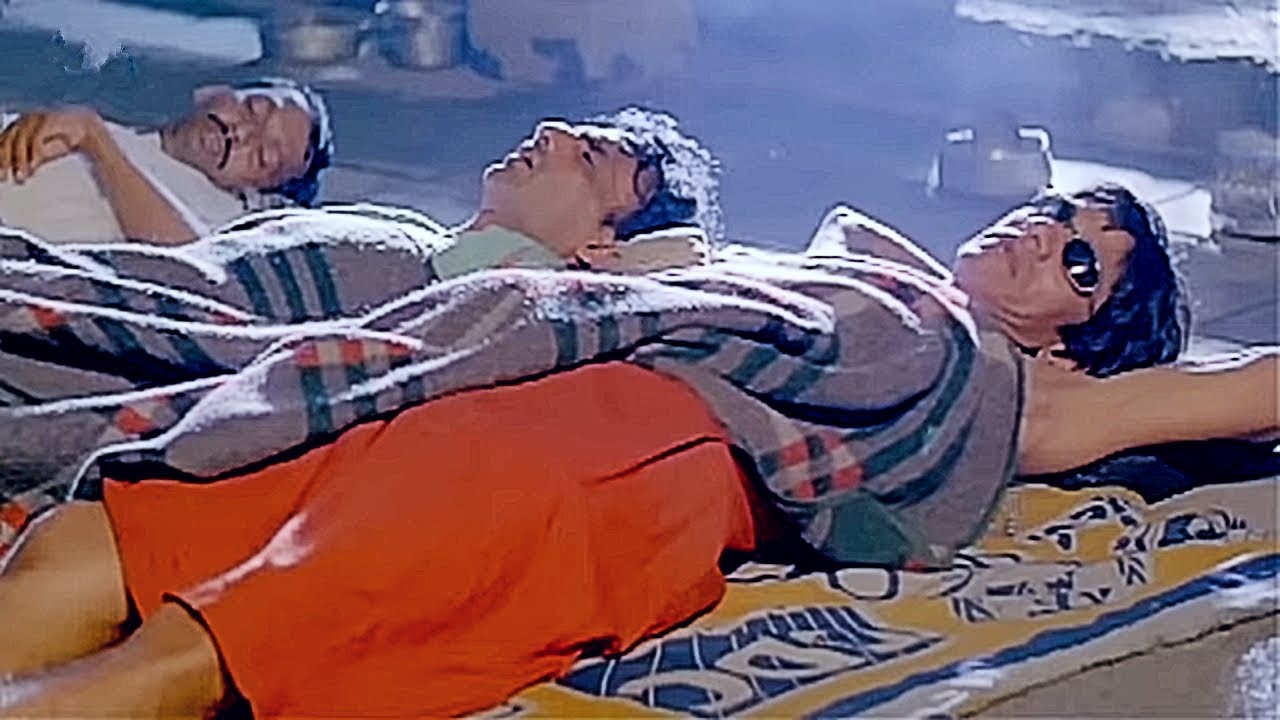 Hilarious Vijay Raaz Comedy Scene from 'Run' 🐦 - Watch the Funniest Moments!