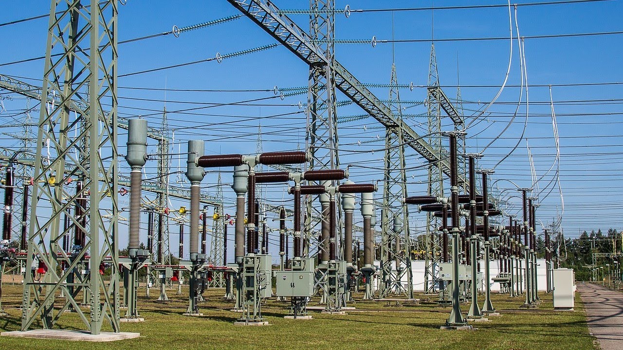 Watch the 33kV Isolator Opening at Electrical Substation ⚡