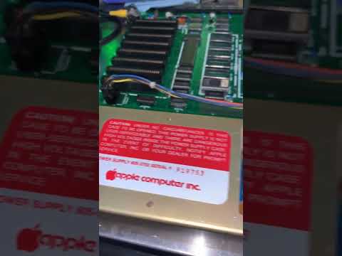 This Apple ][ Plus Clone Seems SUS... #vintagecomputing