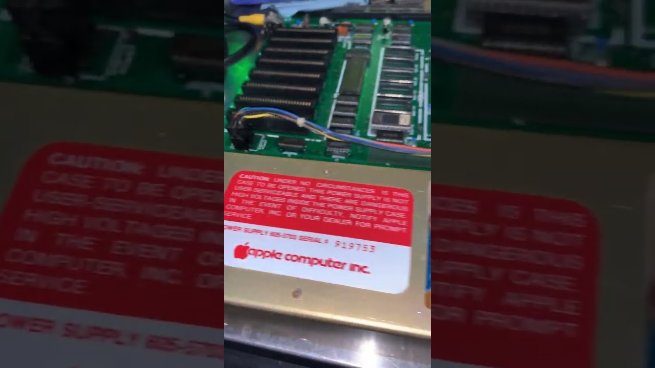 Suspicious Behavior? 🕵️‍♂️ Troubleshooting a Vintage Apple ][ Plus Clone