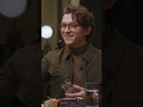 Tom Holland & Zendaya share a sweet moment over British snack đ